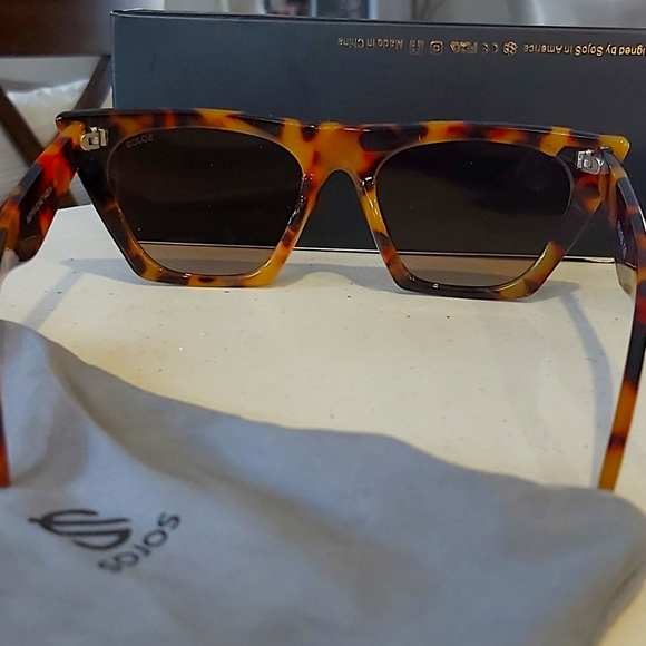 Sojos sunglasses 👓 - Picture 3 of 4